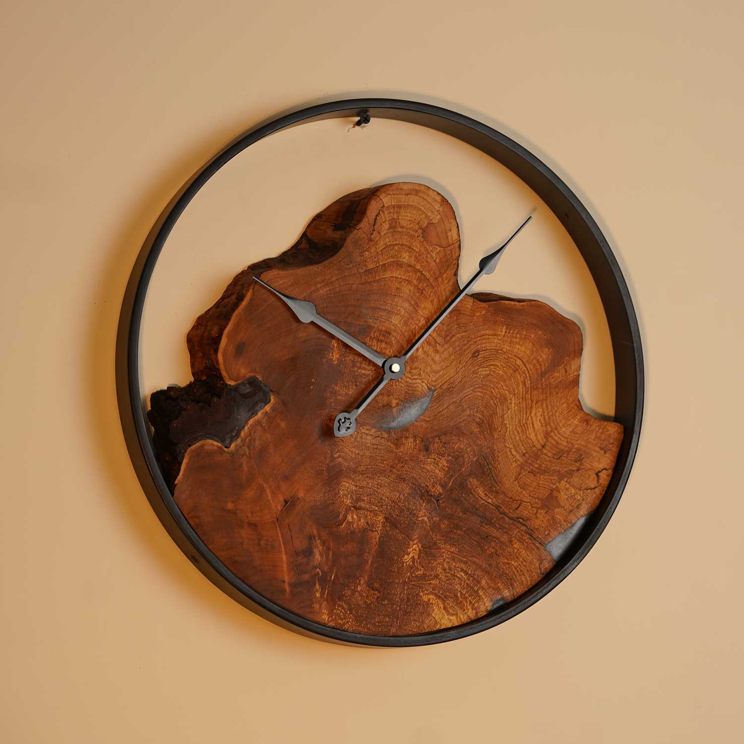 saghat-diwari-choobi-roostic-novin-clock-tut-40cm ساعت دیواری چوبی روستیک نوین کلاک – 40 سانتیمتر – ساخته شده از چوب طبیعی درخت توت با موتور تایوانی آرامگرد